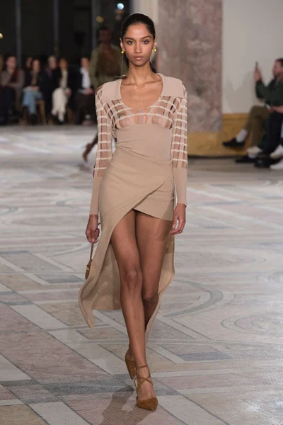 Look 17